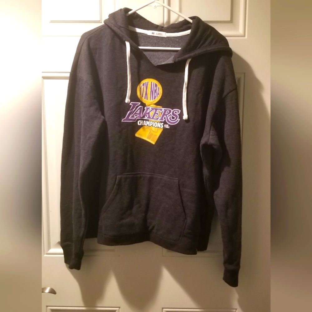 NWT 47 BRAND, LAKERS 17X CHAMPIONS WOMEN'S SIZE XL HOODIE